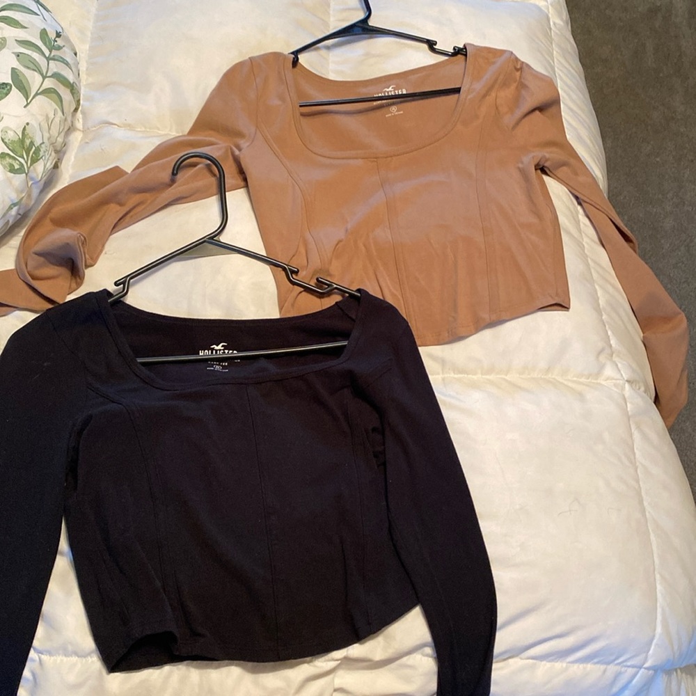 Hollister Baby tee size medium